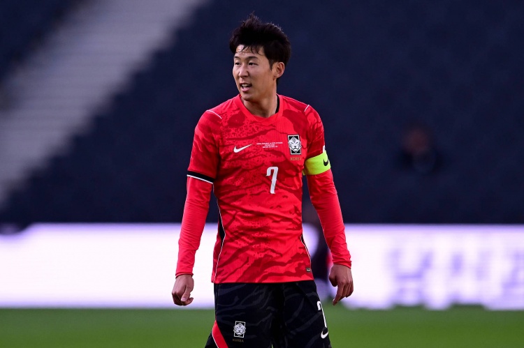 孙兴慜等主力抵训练营,韩国队备战世界杯