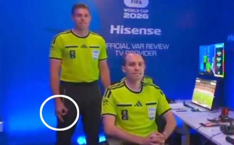 世界杯VAR裁判争议手势引FIFA调查