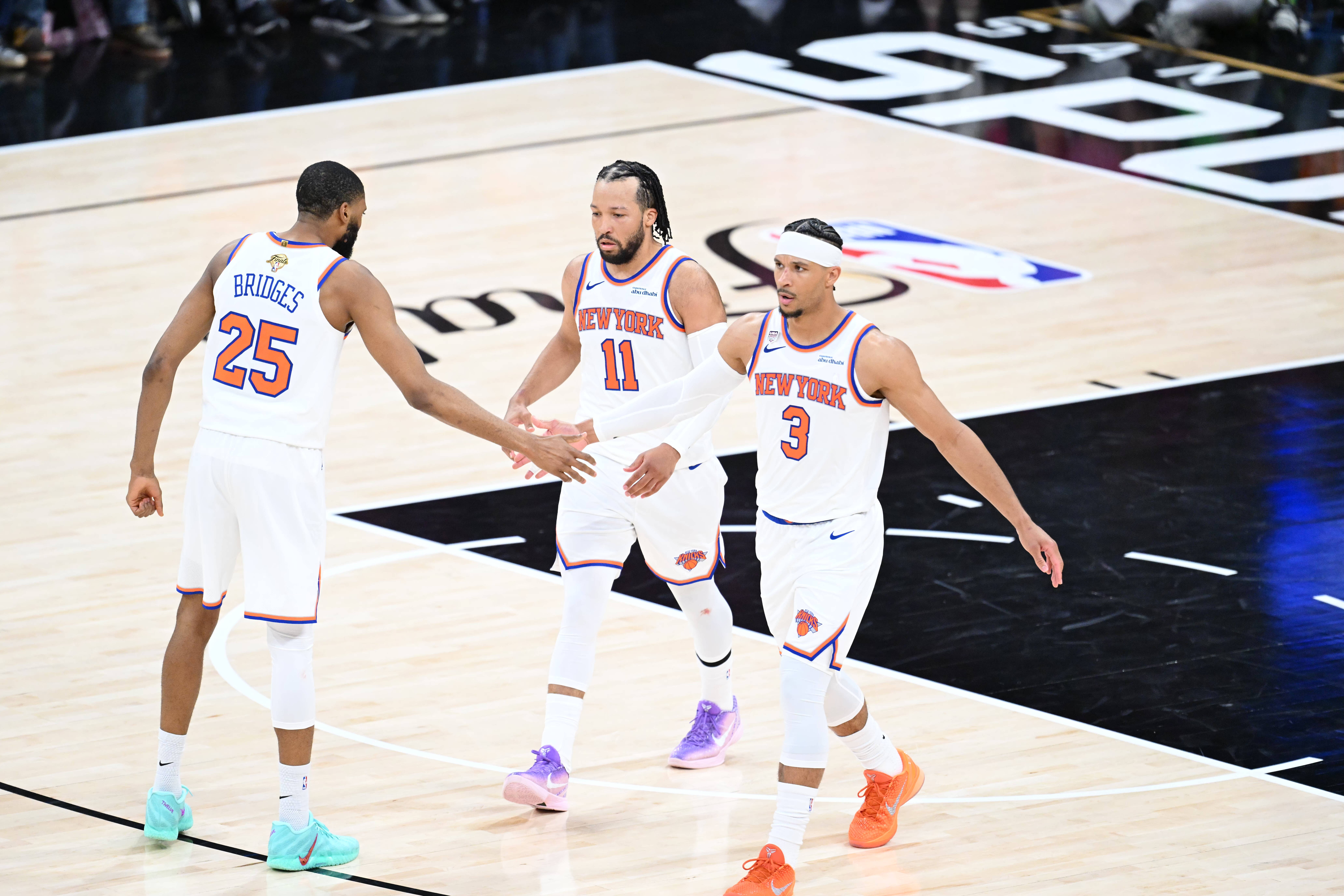 布伦森降薪1.13亿引热议,NBA众星降薪史回顾