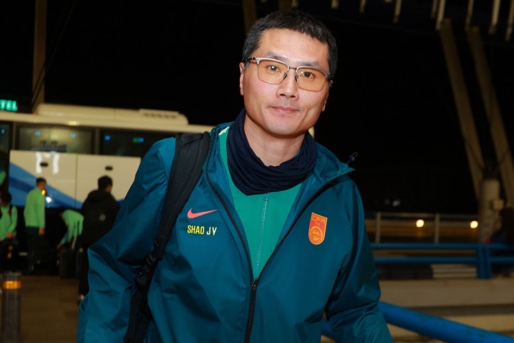 国足碾压泰国却差一球,邵佳一感慨运气欠佳