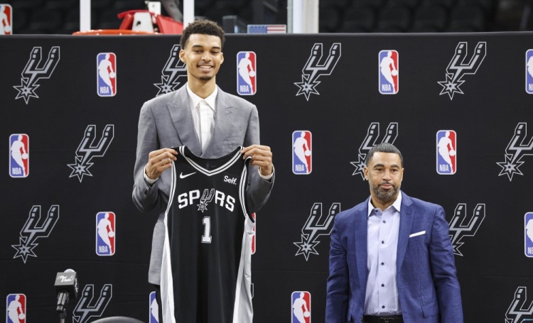 杨毅谈NBA市场:马刺王朝难比尼克斯湖人