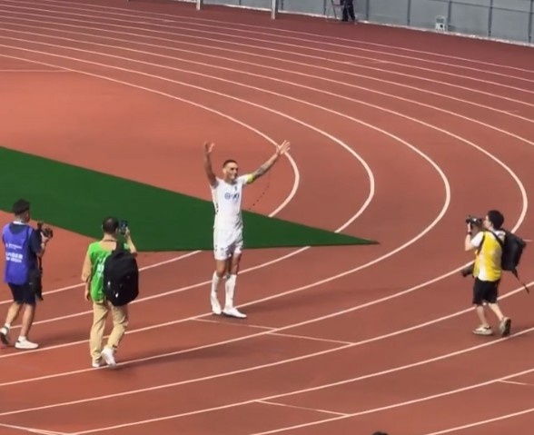 情深义重!杜加利奇足协杯赛后谢场旧主球迷