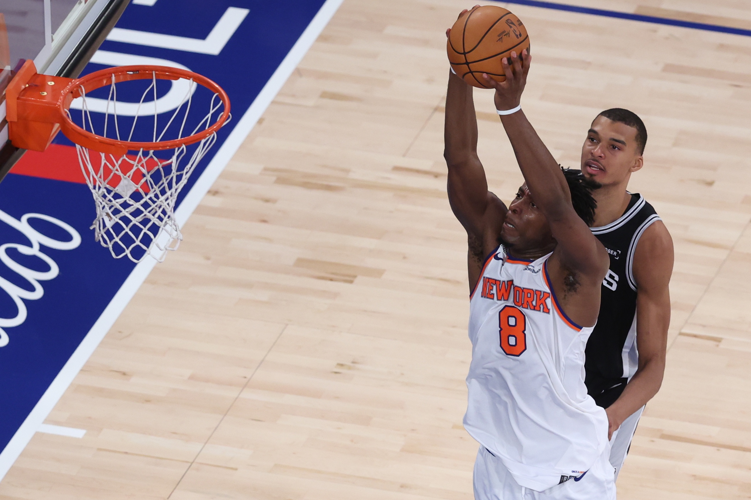 NBA总决赛前瞻:尼克斯手握赛点再战马刺,能否客场封王?