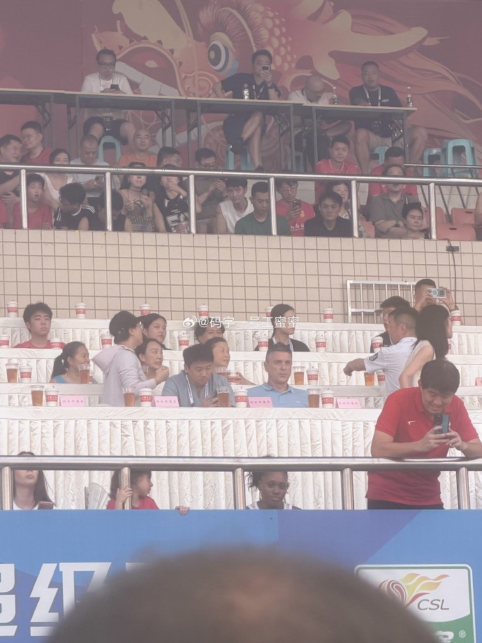 U23国足主帅安东尼奥现场考察重庆铜梁龙vs浙江