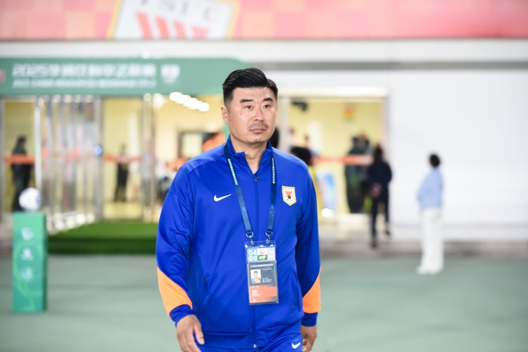 韩鹏辞去泰山教练职务,俱乐部启动外教选拔