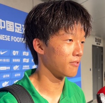 国安小将蒋子承谈教练安排:教练让我不停地跑,跑死他们