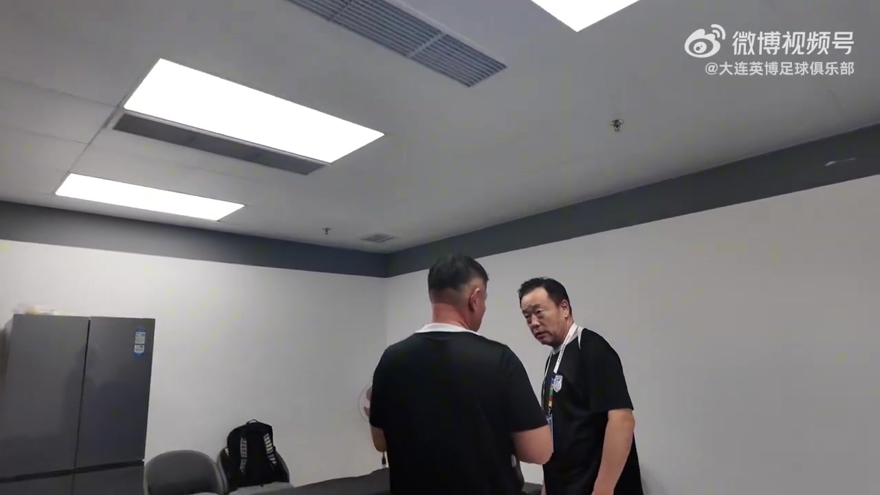 德比战伤退落泪 马马杜责任心尽显祝康复