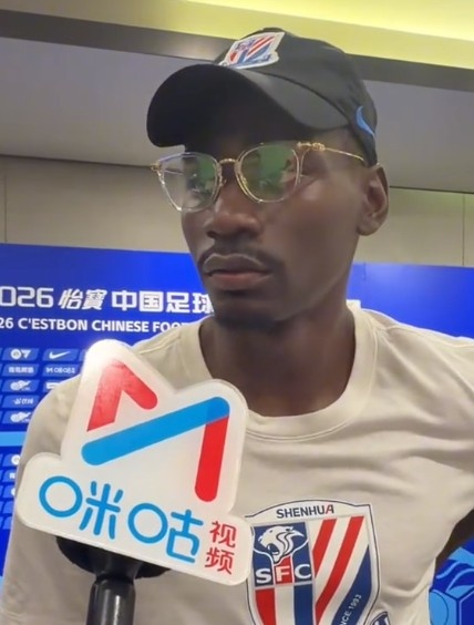 阿苏埃:身体不适可坚持,新教练组强调整体性